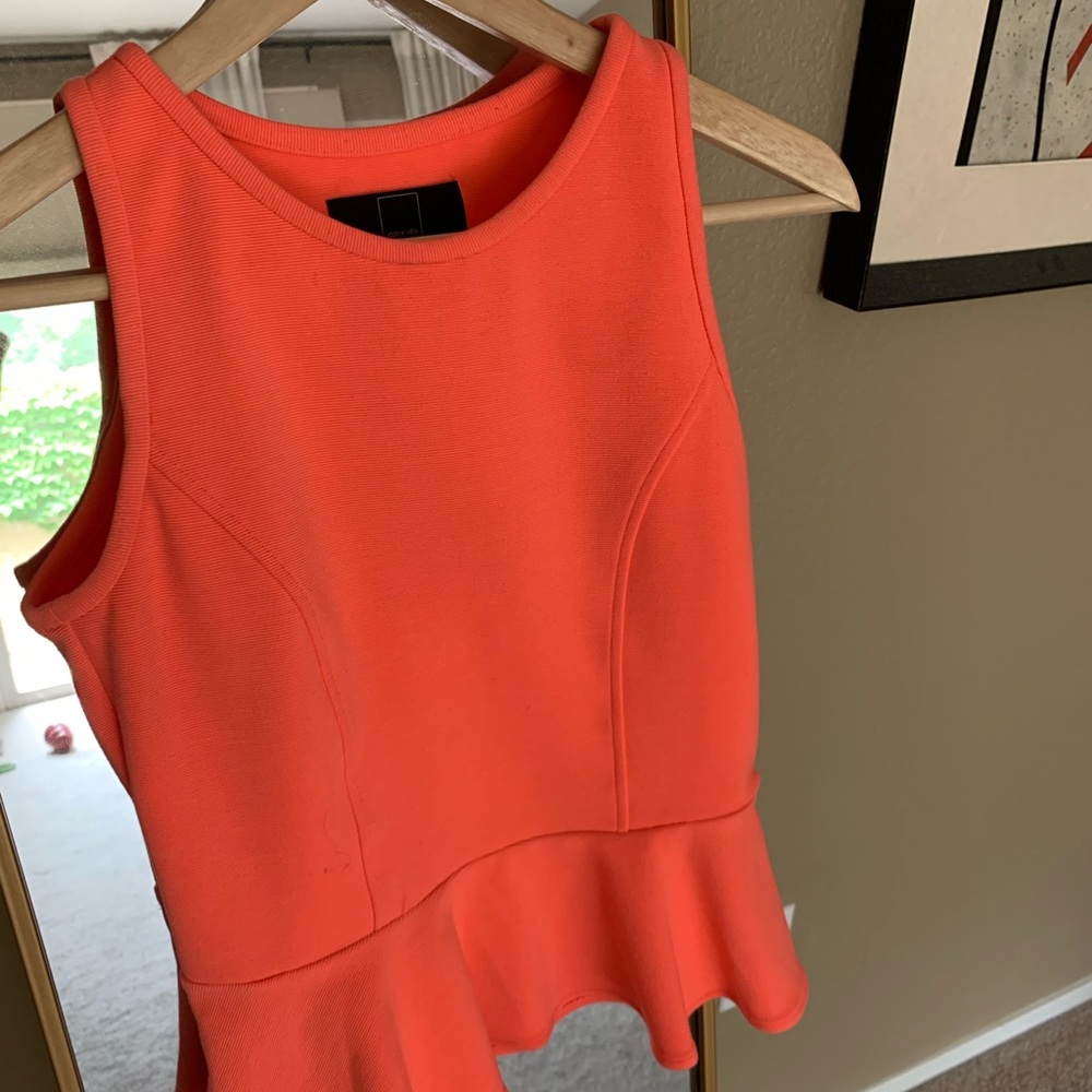 Fitted sleeveless tank